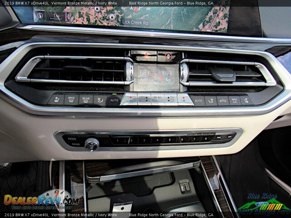 Controls of 2019 BMW X7 xDrive40i Photo #21