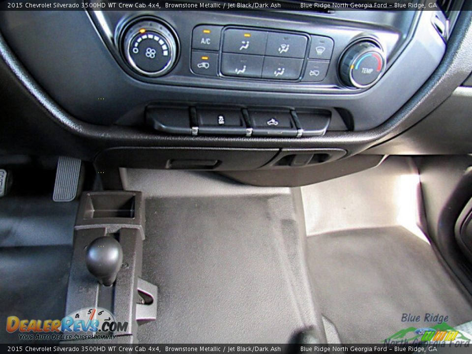 Controls of 2015 Chevrolet Silverado 3500HD WT Crew Cab 4x4 Photo #24
