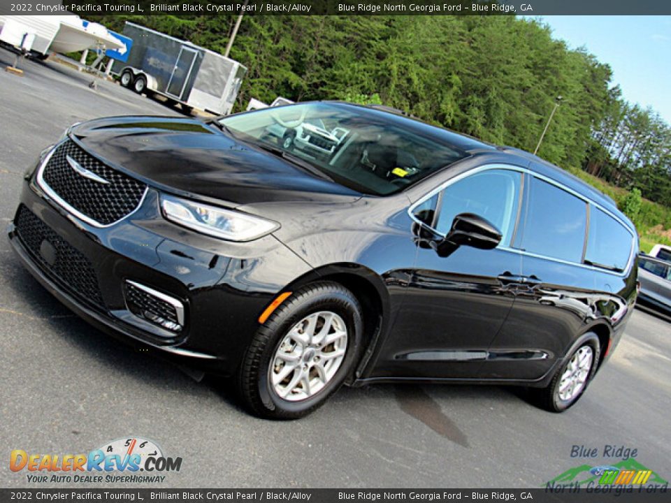 2022 Chrysler Pacifica Touring L Brilliant Black Crystal Pearl / Black/Alloy Photo #25