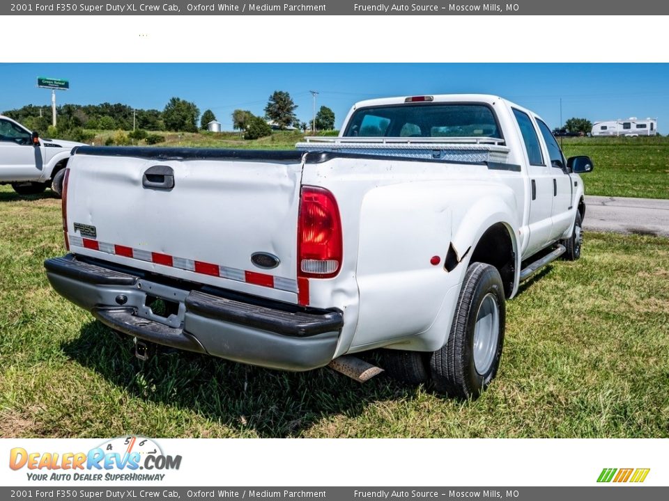 2001 Ford F350 Super Duty XL Crew Cab Oxford White / Medium Parchment Photo #4