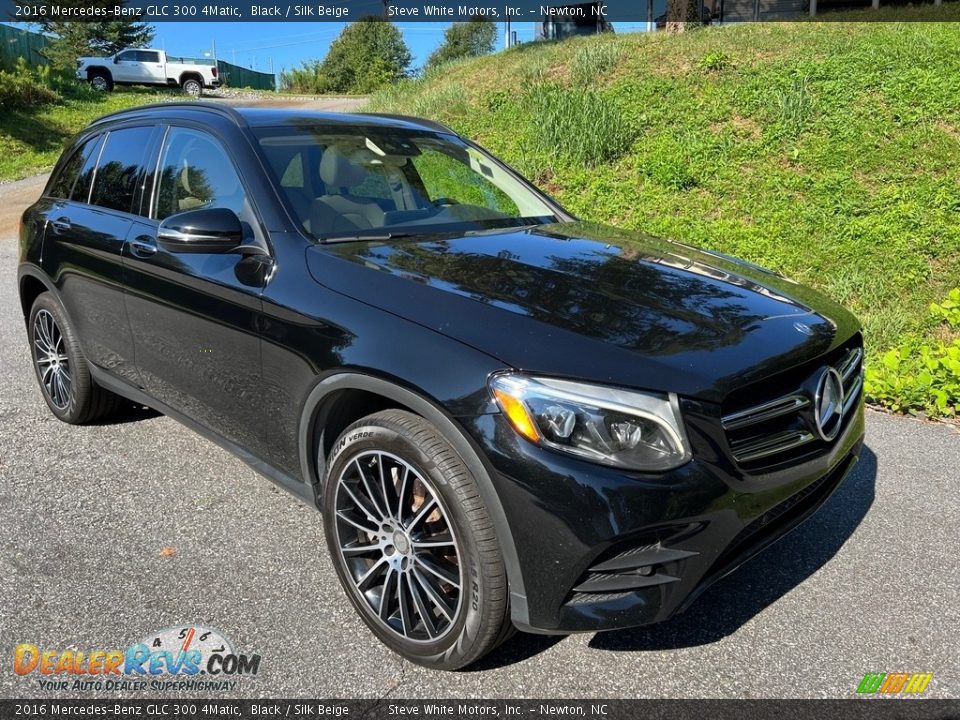 Front 3/4 View of 2016 Mercedes-Benz GLC 300 4Matic Photo #6