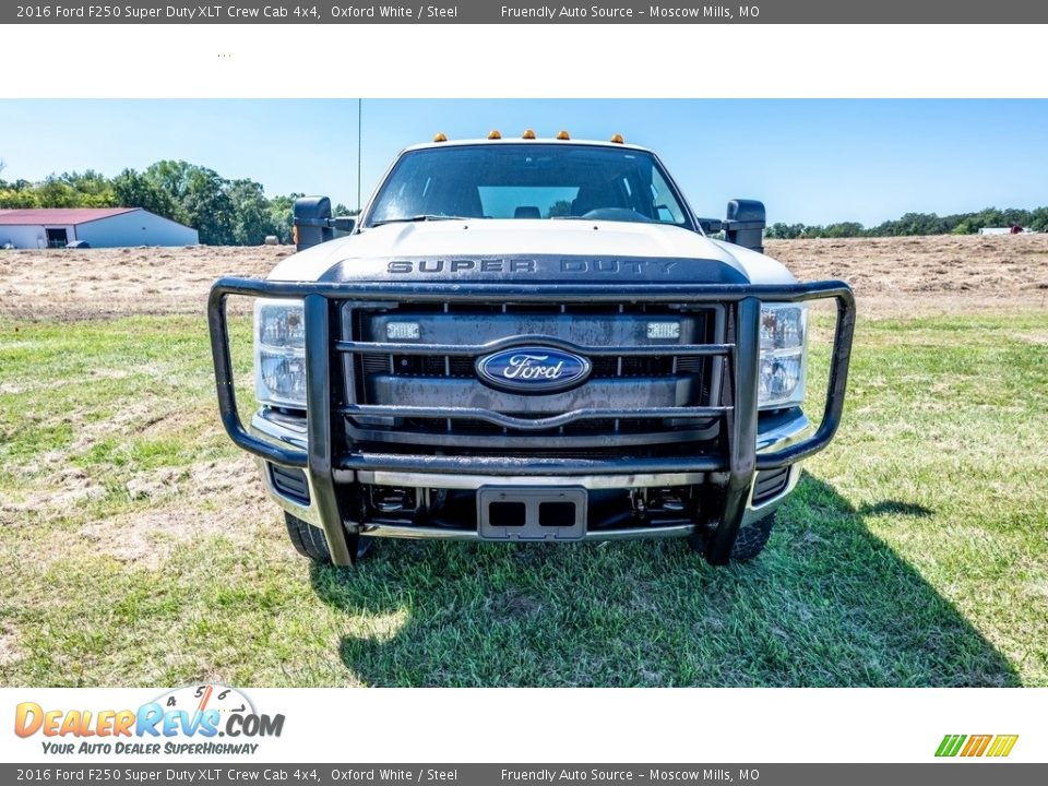 2016 Ford F250 Super Duty XLT Crew Cab 4x4 Oxford White / Steel Photo #9