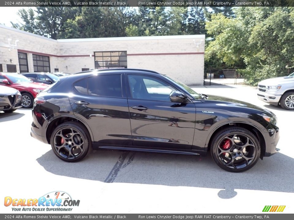 2024 Alfa Romeo Stelvio Veloce AWD Vulcano Black Metallic / Black Photo #6