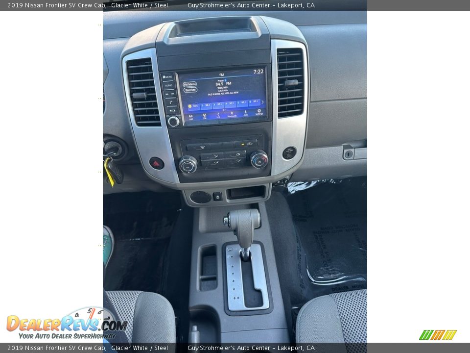 Controls of 2019 Nissan Frontier SV Crew Cab Photo #8