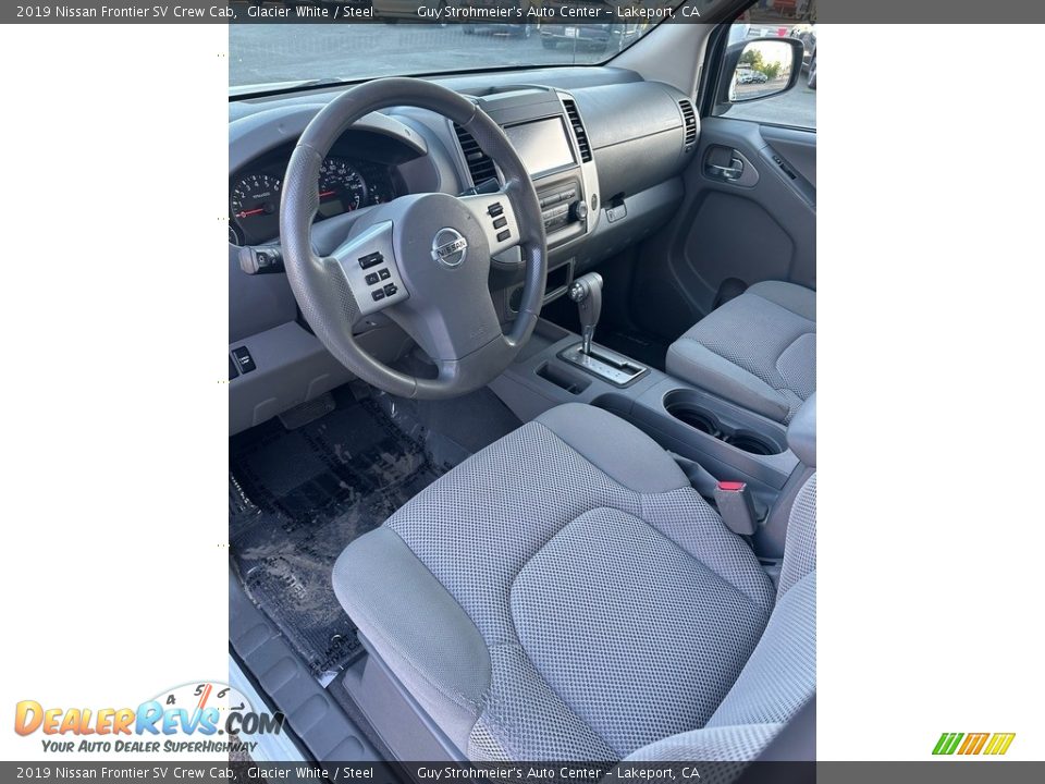 Front Seat of 2019 Nissan Frontier SV Crew Cab Photo #10