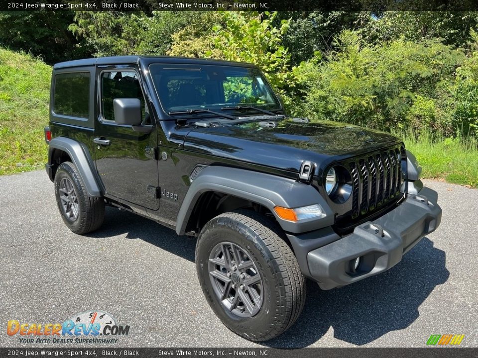 Front 3/4 View of 2024 Jeep Wrangler Sport 4x4 Photo #4