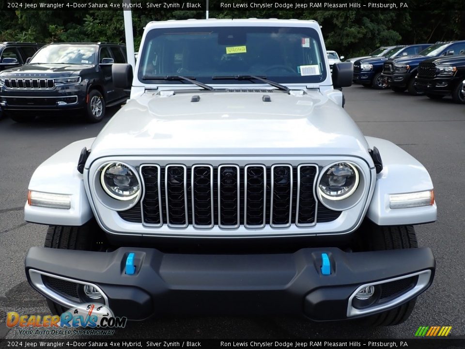 2024 Jeep Wrangler 4-Door Sahara 4xe Hybrid Silver Zynith / Black Photo #9