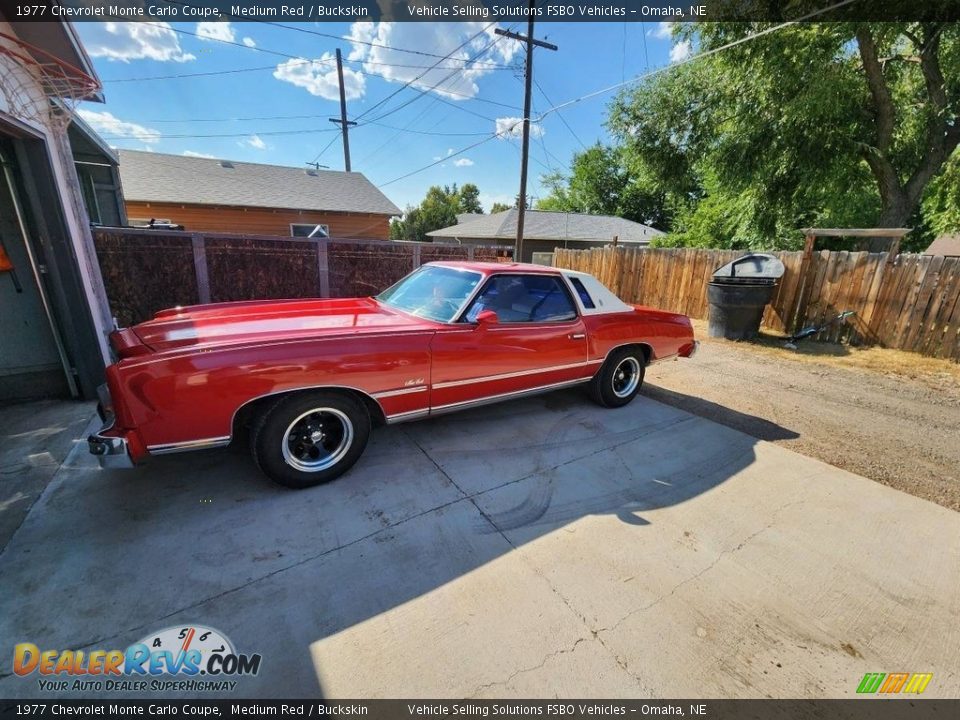 Front 3/4 View of 1977 Chevrolet Monte Carlo Coupe Photo #2
