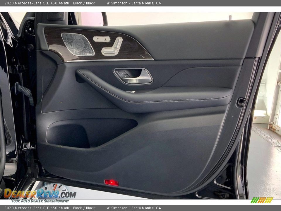 Door Panel of 2020 Mercedes-Benz GLE 450 4Matic Photo #27