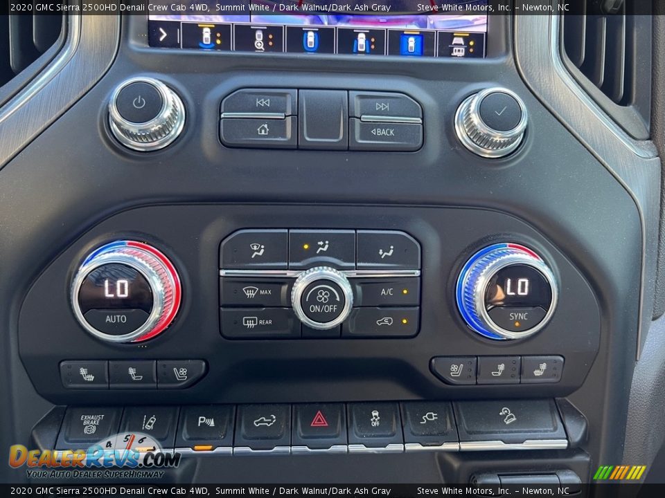 Controls of 2020 GMC Sierra 2500HD Denali Crew Cab 4WD Photo #36