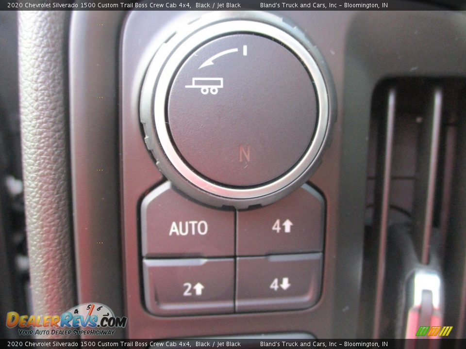 Controls of 2020 Chevrolet Silverado 1500 Custom Trail Boss Crew Cab 4x4 Photo #11
