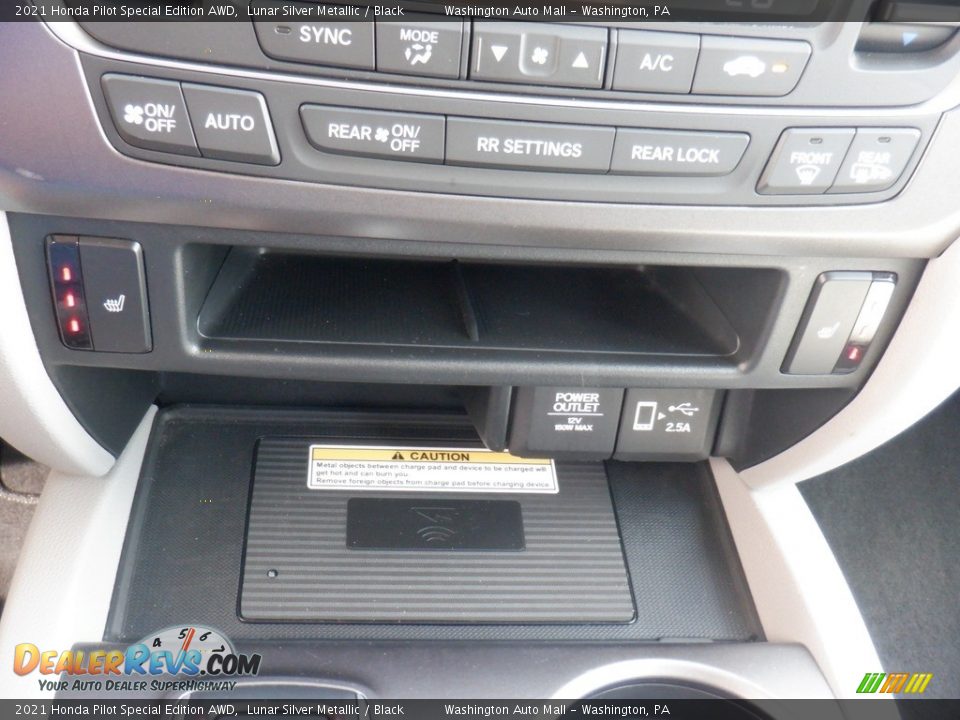 Controls of 2021 Honda Pilot Special Edition AWD Photo #17