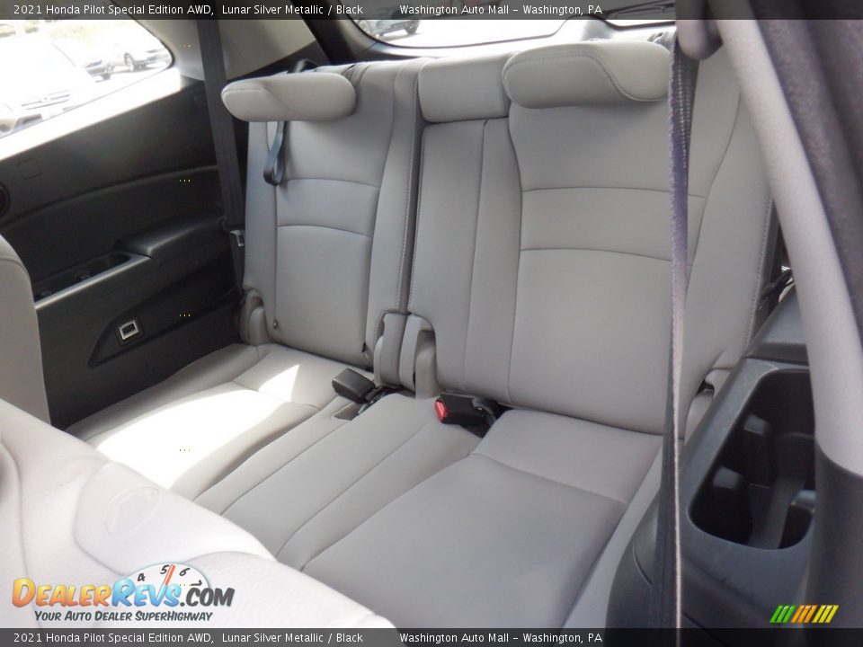 Rear Seat of 2021 Honda Pilot Special Edition AWD Photo #28