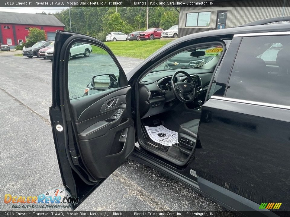 2019 Chevrolet Traverse LT AWD Mosaic Black Metallic / Jet Black Photo #31