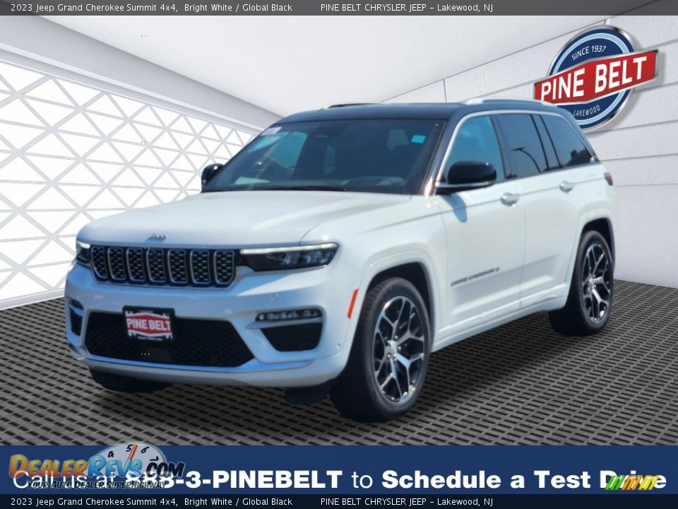 2023 Jeep Grand Cherokee Summit 4x4 Bright White / Global Black Photo #1