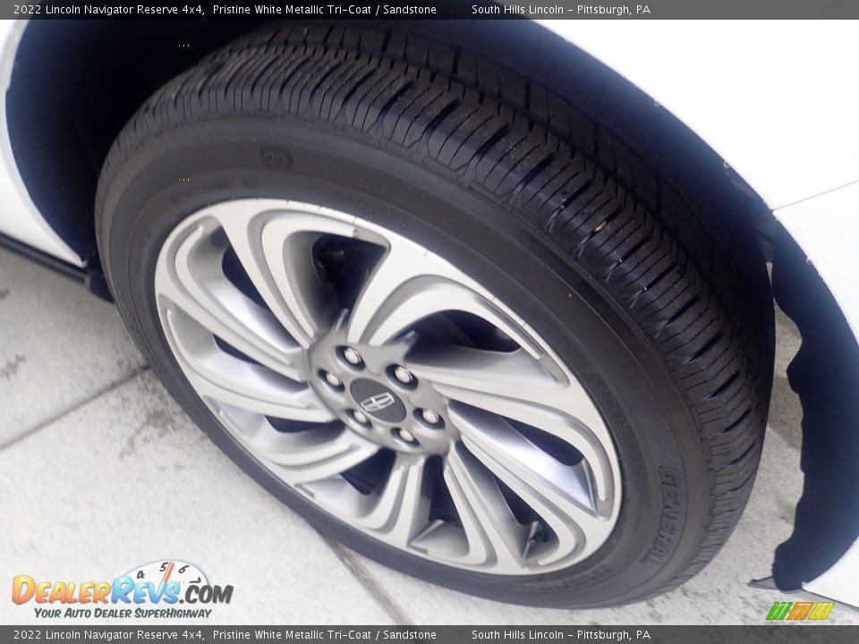 2022 Lincoln Navigator Reserve 4x4 Pristine White Metallic Tri-Coat / Sandstone Photo #10