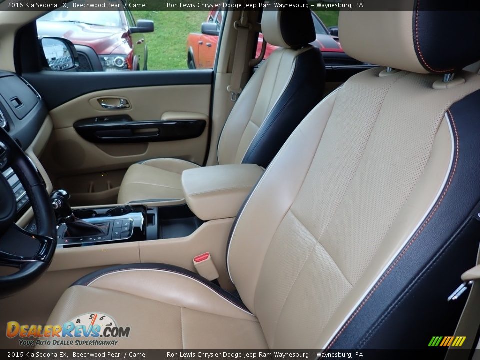 Front Seat of 2016 Kia Sedona EX Photo #11