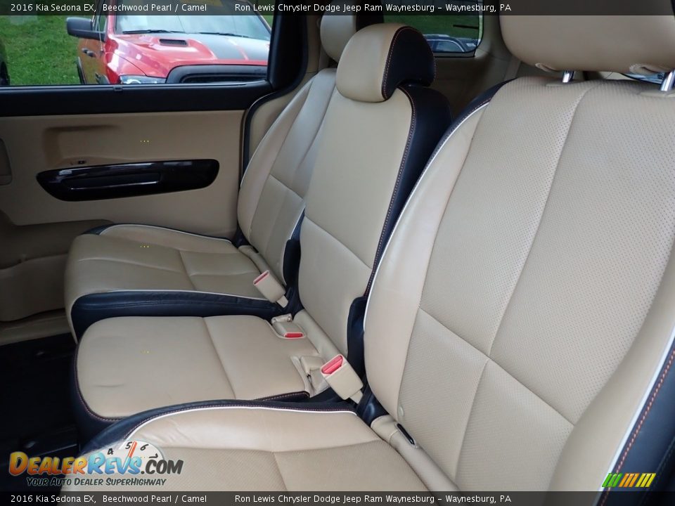 Rear Seat of 2016 Kia Sedona EX Photo #12