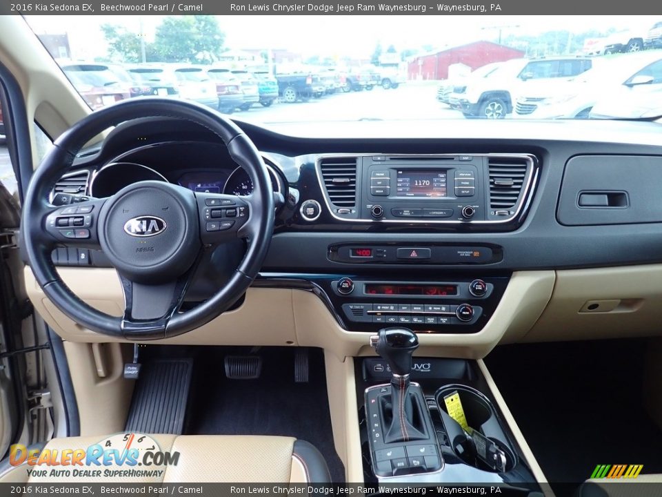 Dashboard of 2016 Kia Sedona EX Photo #13