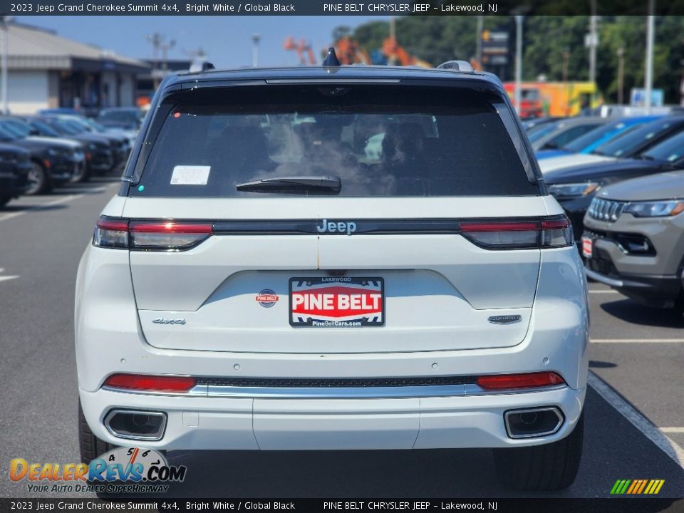 2023 Jeep Grand Cherokee Summit 4x4 Bright White / Global Black Photo #6