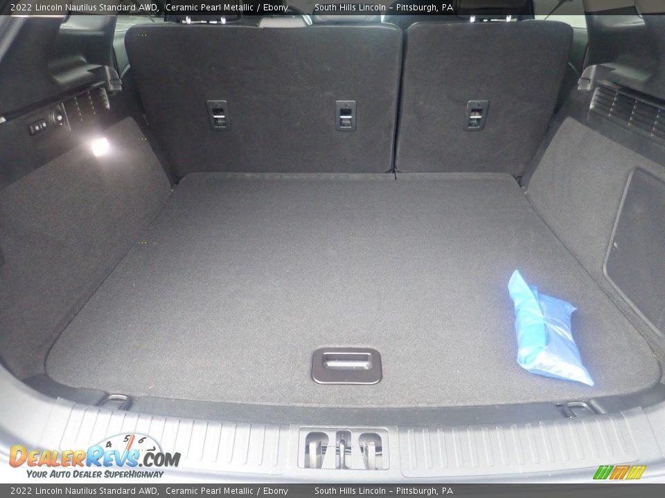 2022 Lincoln Nautilus Standard AWD Trunk Photo #5