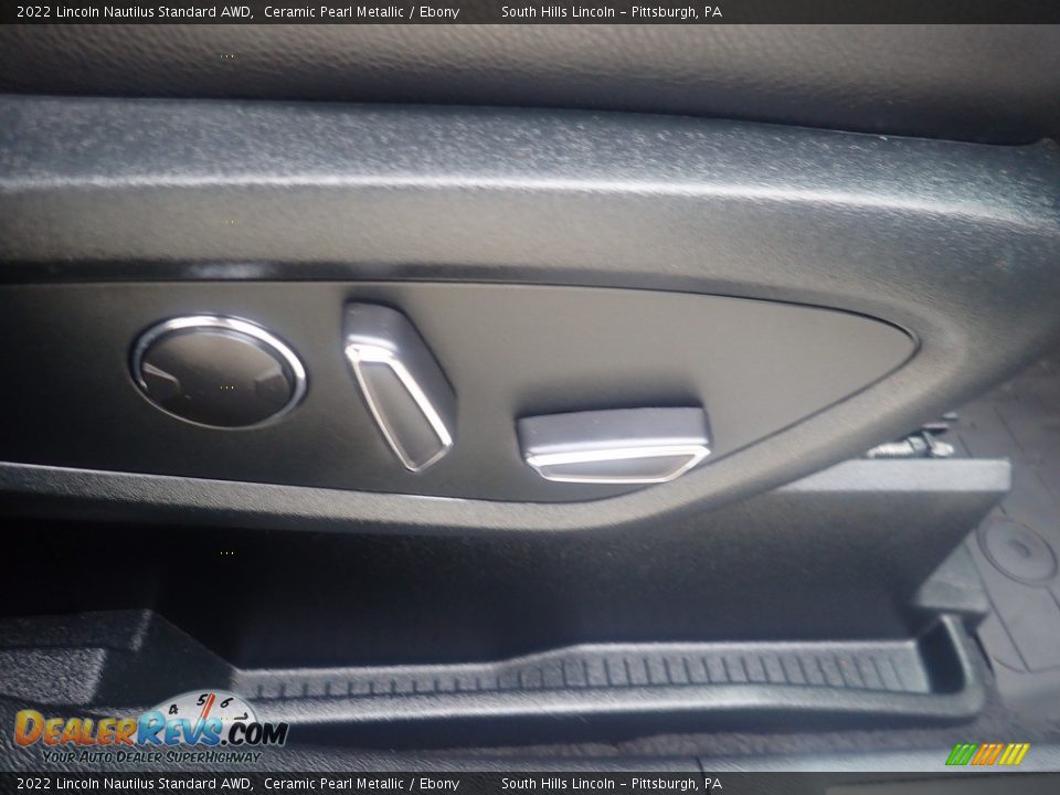Front Seat of 2022 Lincoln Nautilus Standard AWD Photo #13
