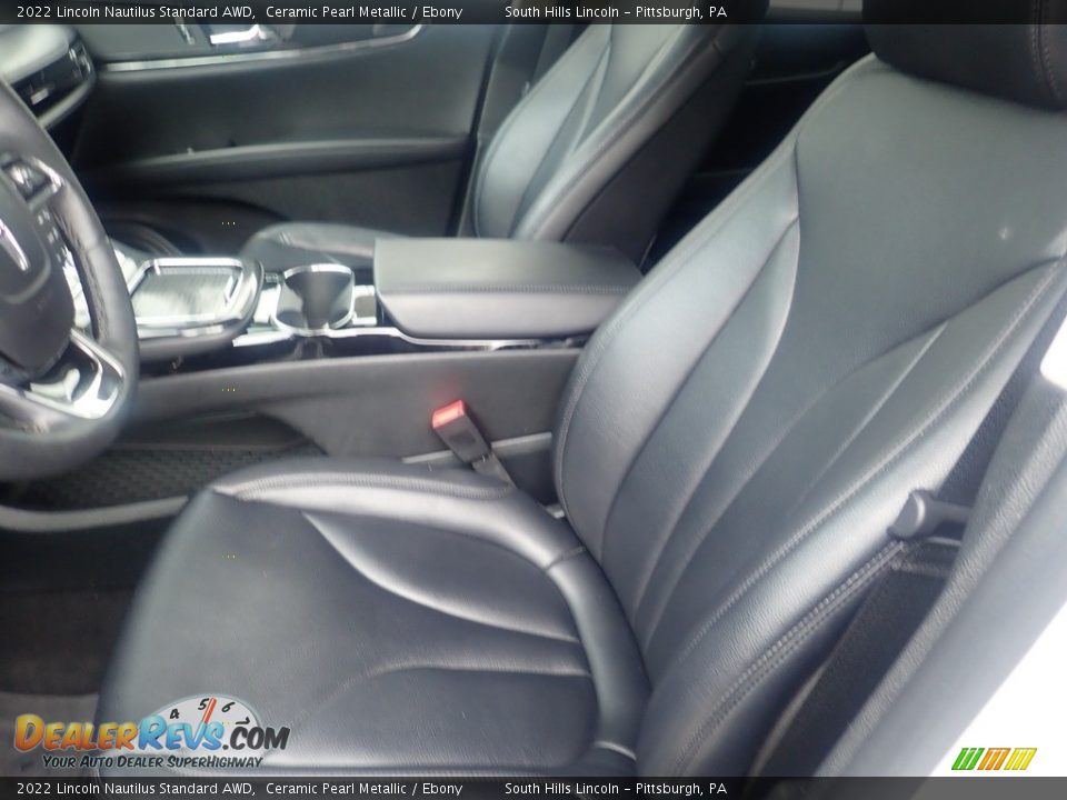 Front Seat of 2022 Lincoln Nautilus Standard AWD Photo #16