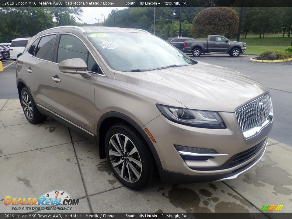 Front 3/4 View of 2019 Lincoln MKC Reserve AWD Photo #8