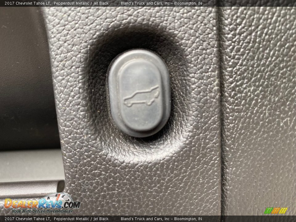 2017 Chevrolet Tahoe LT Pepperdust Metallic / Jet Black Photo #24