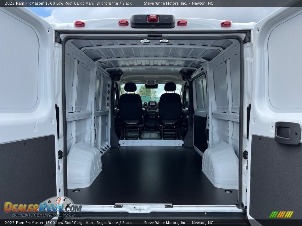 2023 Ram ProMaster 1500 Low Roof Cargo Van Bright White / Black Photo #14