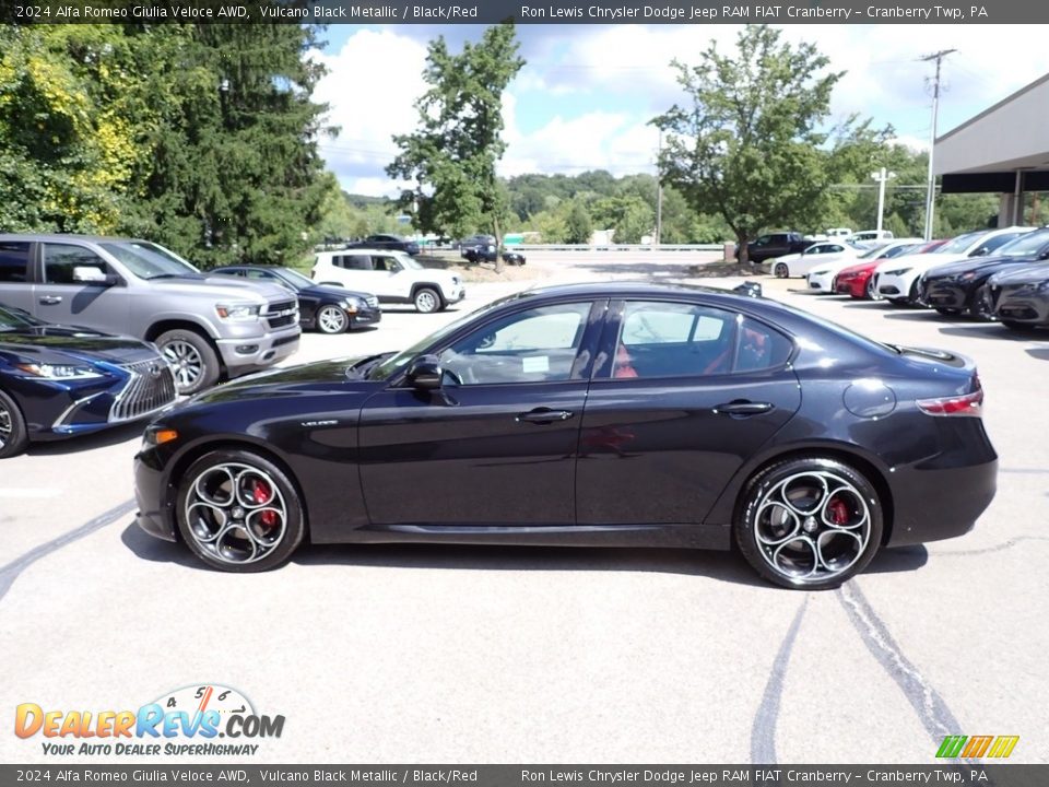 Vulcano Black Metallic 2024 Alfa Romeo Giulia Veloce AWD Photo #2