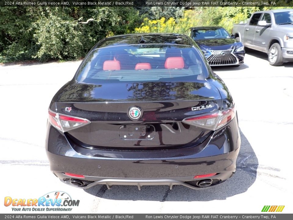 2024 Alfa Romeo Giulia Veloce AWD Vulcano Black Metallic / Black/Red Photo #4