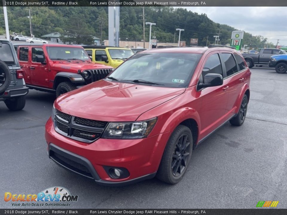 Front 3/4 View of 2018 Dodge Journey SXT Photo #1