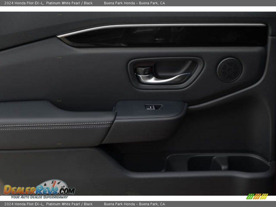 Door Panel of 2024 Honda Pilot EX-L Photo #35