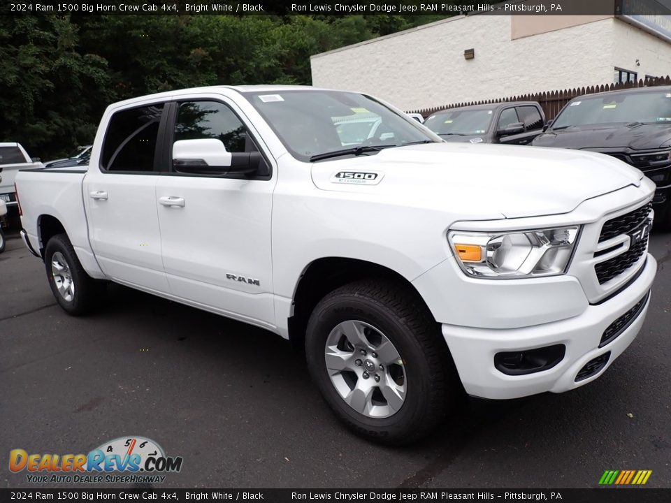 Front 3/4 View of 2024 Ram 1500 Big Horn Crew Cab 4x4 Photo #9