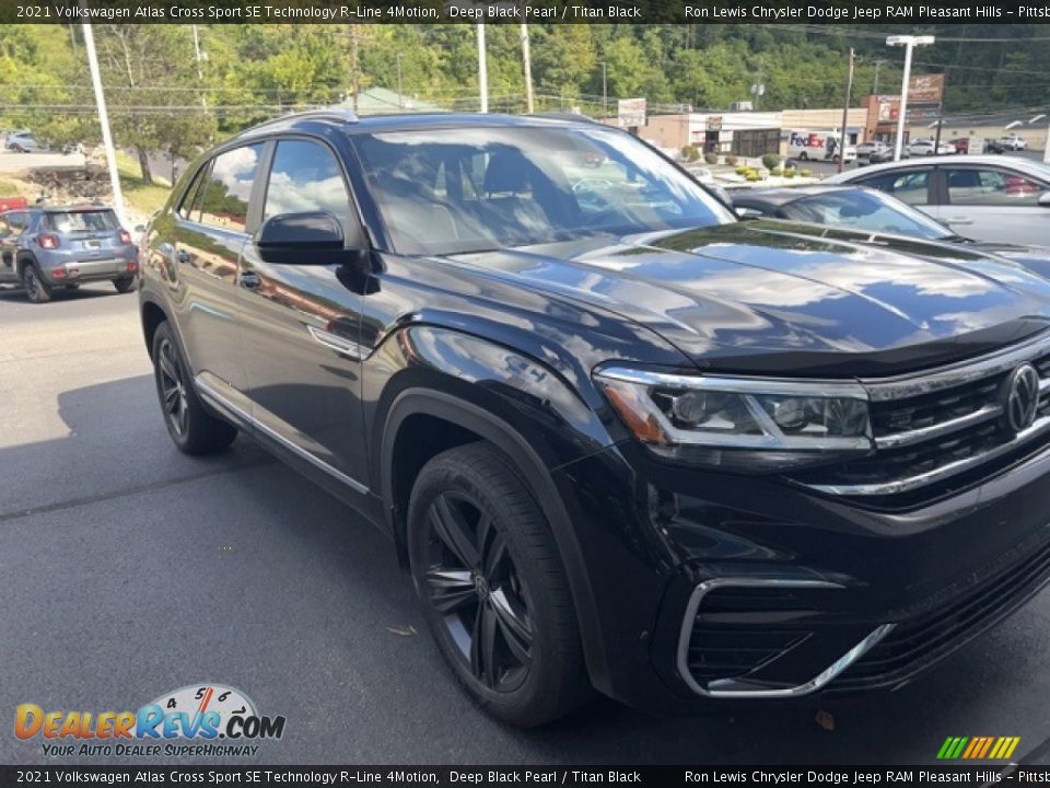 2021 Volkswagen Atlas Cross Sport SE Technology R-Line 4Motion Deep Black Pearl / Titan Black Photo #3