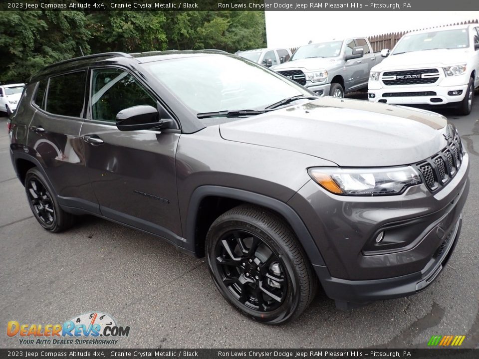 2023 Jeep Compass Altitude 4x4 Granite Crystal Metallic / Black Photo #8