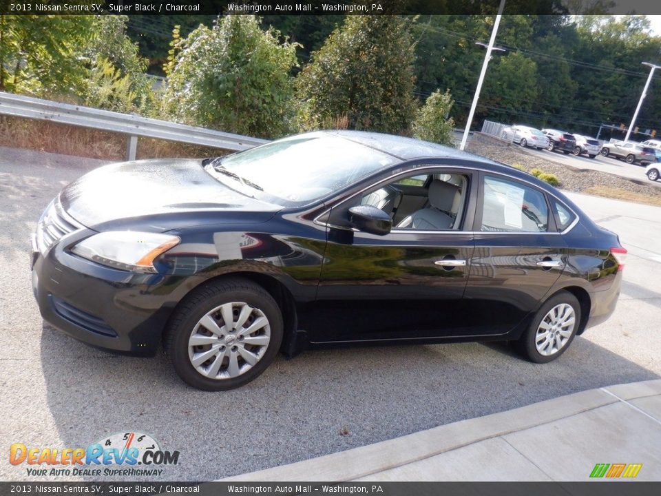 2013 Nissan Sentra SV Super Black / Charcoal Photo #10