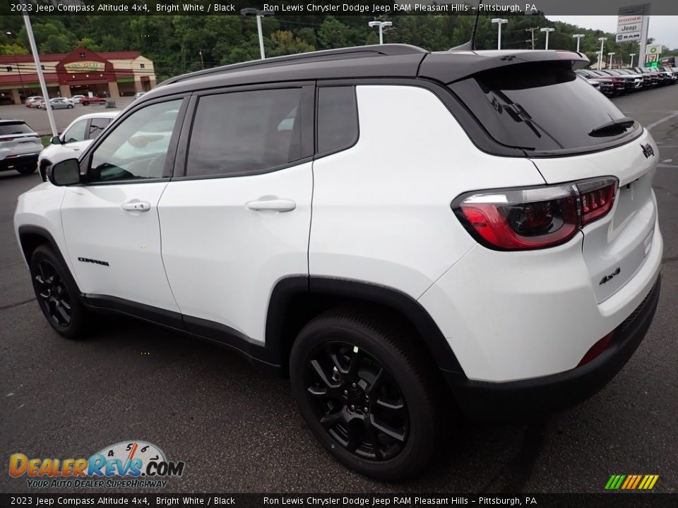 2023 Jeep Compass Altitude 4x4 Bright White / Black Photo #3