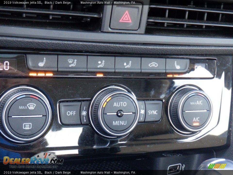 Controls of 2019 Volkswagen Jetta SEL Photo #3