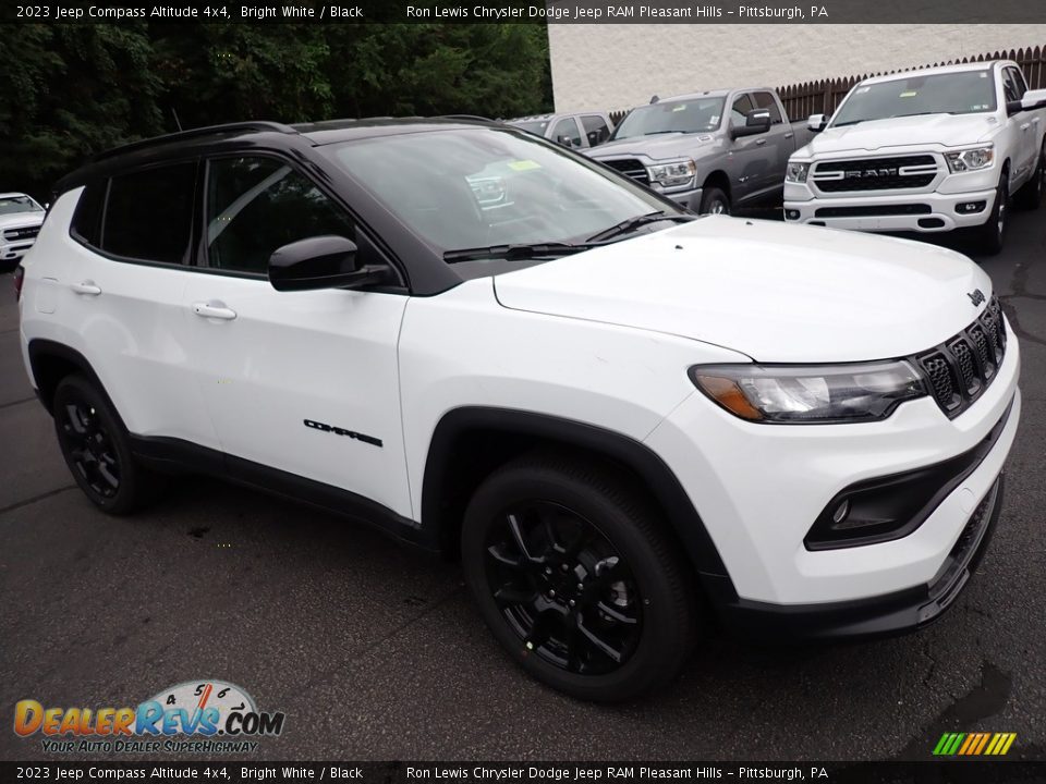 2023 Jeep Compass Altitude 4x4 Bright White / Black Photo #8