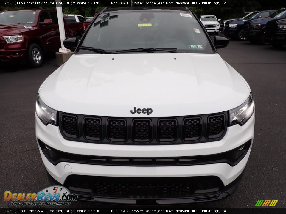 2023 Jeep Compass Altitude 4x4 Bright White / Black Photo #9