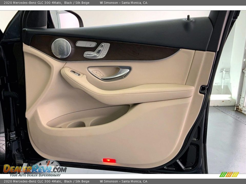 Door Panel of 2020 Mercedes-Benz GLC 300 4Matic Photo #27