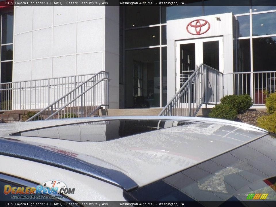 2019 Toyota Highlander XLE AWD Blizzard Pearl White / Ash Photo #3