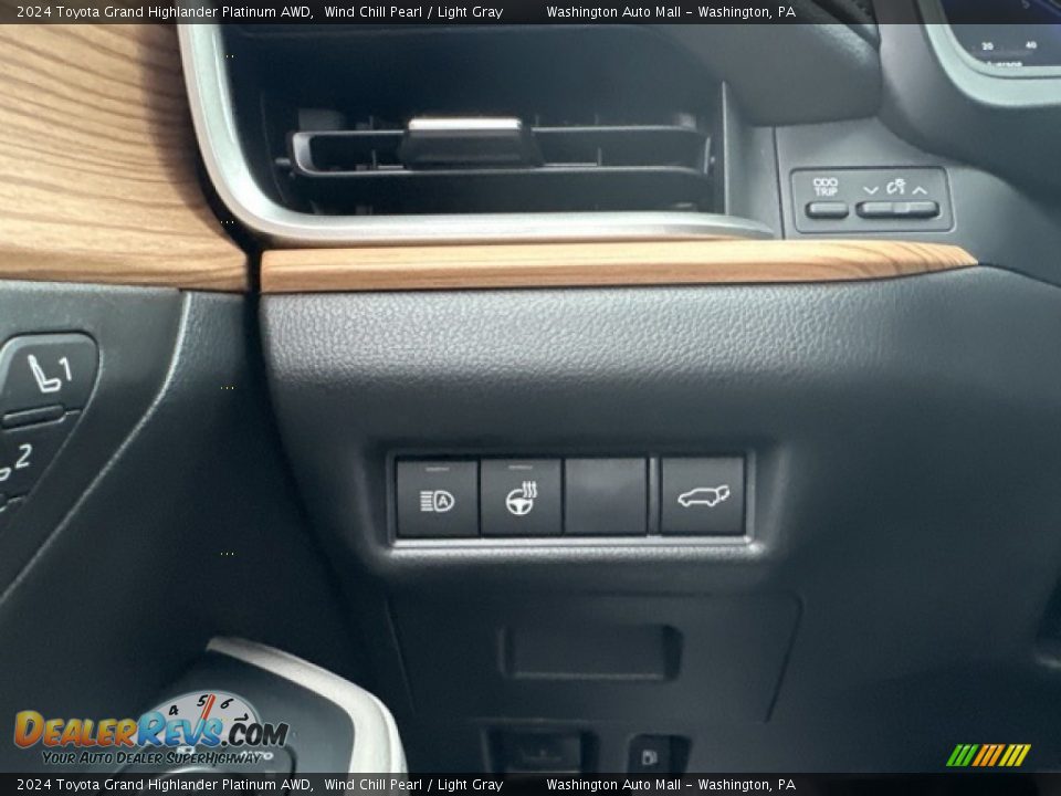 Controls of 2024 Toyota Grand Highlander Platinum AWD Photo #17