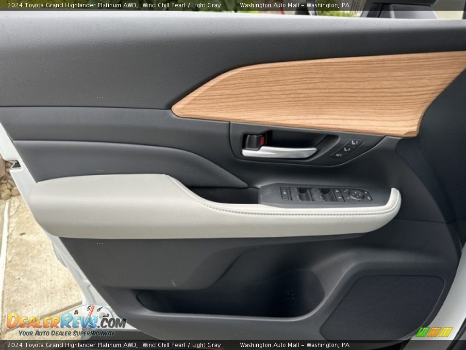 Door Panel of 2024 Toyota Grand Highlander Platinum AWD Photo #18