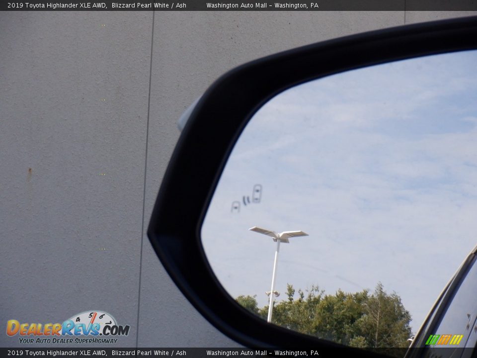 2019 Toyota Highlander XLE AWD Blizzard Pearl White / Ash Photo #14