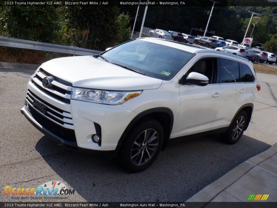 2019 Toyota Highlander XLE AWD Blizzard Pearl White / Ash Photo #16