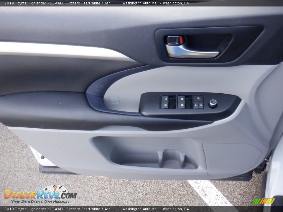 2019 Toyota Highlander XLE AWD Blizzard Pearl White / Ash Photo #21