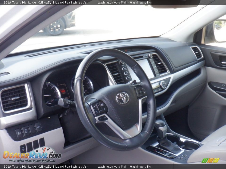 2019 Toyota Highlander XLE AWD Blizzard Pearl White / Ash Photo #22